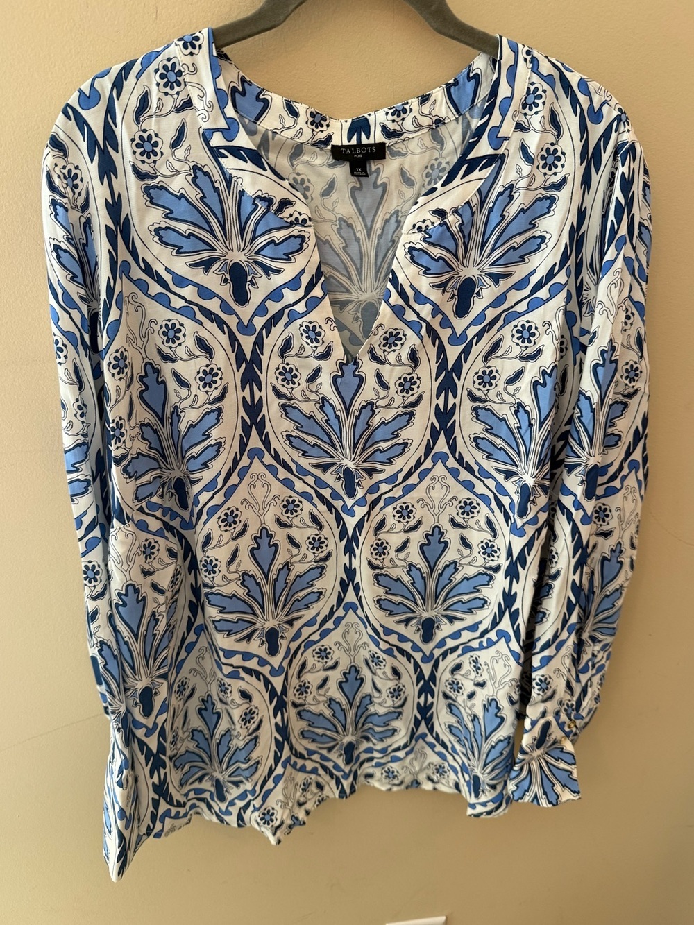 Talbots Medallion Floral viscose blue white top size 1X